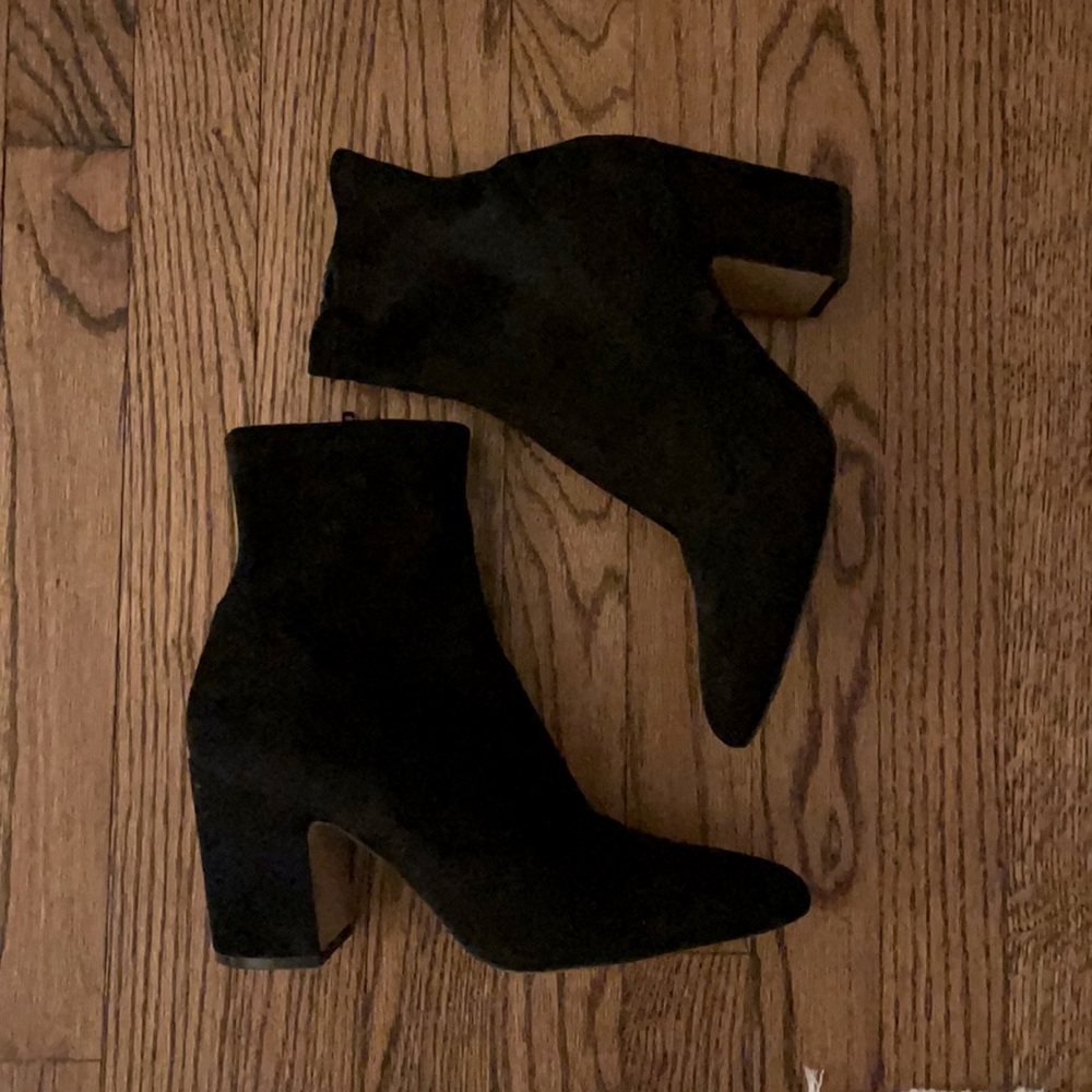 Steve Madden Black suede boots